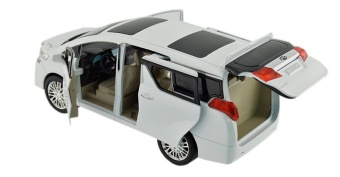 Модель Toyota Alphard II М1:24 белая